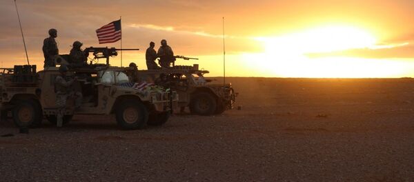 Американские военнослужащие в районе населенного пункта Эт-Танф, Сирия Американские военнослужащие в районе населенного пункта Эт-Танф, Сирия - Sputnik Ўзбекистон