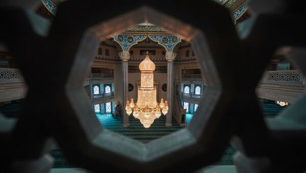 Внутреннее убранство Московской соборной мечети - Sputnik Узбекистан