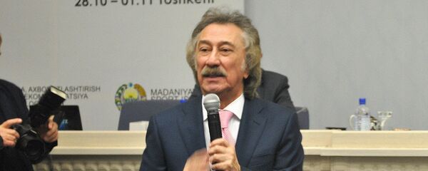 Певец Закиров Фаррух Каримович Певец Закиров Фаррух Каримович - Sputnik Ўзбекистон