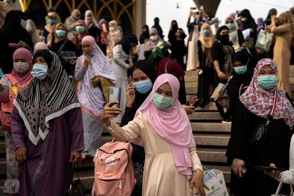 Мусульмане во время празднования Ид-аль-Фитра в Таиланде - Sputnik Узбекистан
