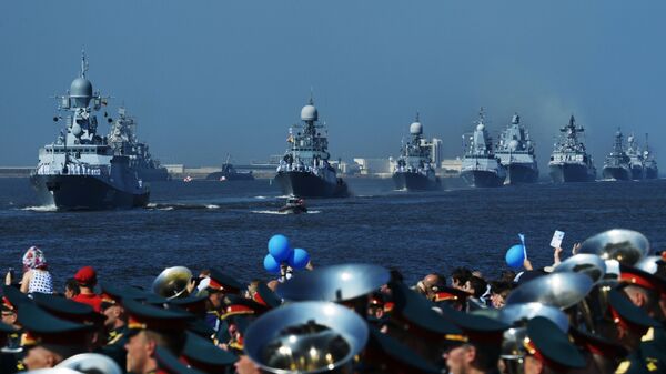 Корабли ВМФ России на  военно-морском параде - Sputnik Узбекистан