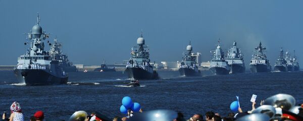 Корабли ВМФ России на  военно-морском параде - Sputnik Узбекистан