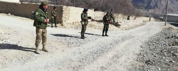 Пограничники на кыргызско-таджикском участке государственной границы - Sputnik Ўзбекистон