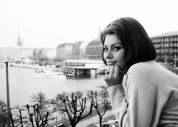 Italiya aktrisi Sofi Loren, 1962-yil. - Sputnik O‘zbekiston