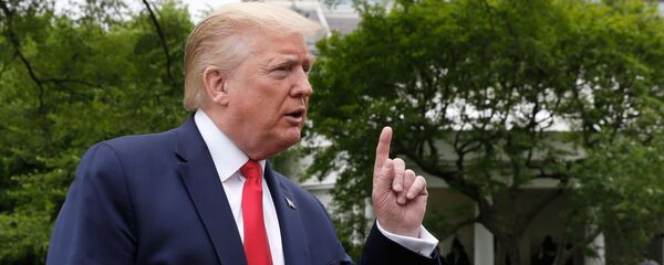 Пресс-подход Д. Трампа перед отлетом в Детройт Пресс-подход Д. Трампа перед отлетом в Детройт - Sputnik Ўзбекистон