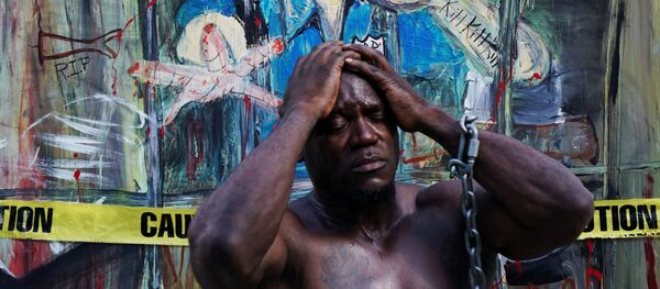 Участники протеста, вызванного смертью афроамериканца Джорджа Флойда, на одной из улиц Нью-Йорка - Sputnik Узбекистан