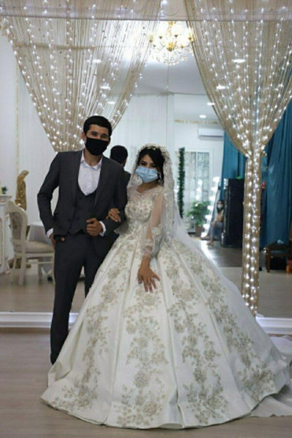 В Алмалыке прошла первая свадьба во время карантина - фото - Sputnik Узбекистан