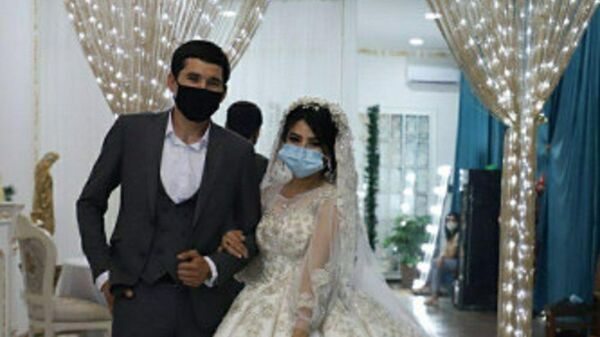 В Алмалыке прошла первая свадьба во время карантина - фото - Sputnik Узбекистан