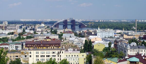 Вид на районы Подол и Троещину в Киеве - Sputnik Узбекистан
