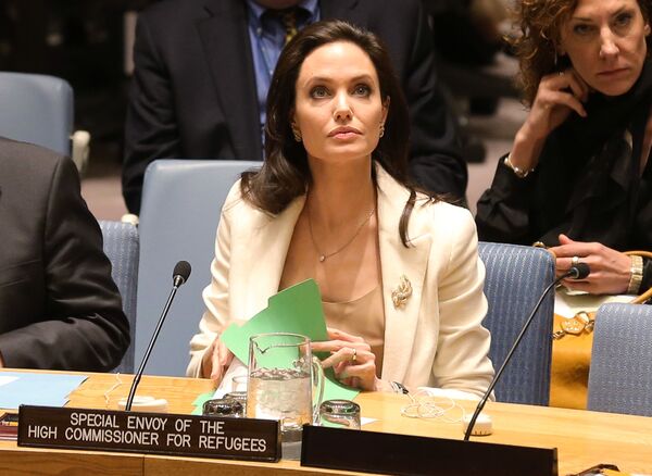 Актриса Анджелина Джоли на сессии Совбеза ООН. - Sputnik Узбекистан