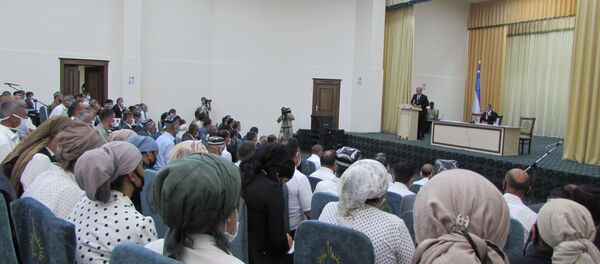 Абдулла Арипов провел совещание в эксклаве Сух Абдулла Арипов провел совещание в эксклаве Сух - Sputnik Ўзбекистон