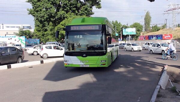 В Ташкенте возобновлено движение автобусов - Sputnik Ўзбекистон