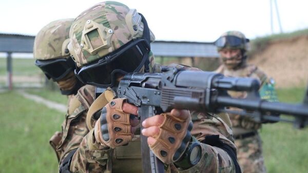 Армия Узбекистана возобновила военные учения - Sputnik Узбекистан