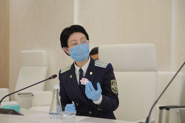 Права чиновников открывать счета в зарубежных банках изучат дополнительно - Sputnik Узбекистан