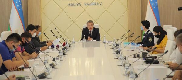 Обсуждение проекта закона О государственной гражданской службе Обсуждение проекта закона О государственной гражданской службе - Sputnik Ўзбекистон