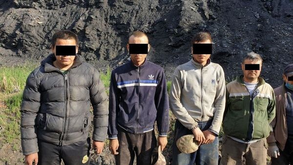 Задержаны 39 нелегальных золотодобытчиков в Пахтачинском районе Самаркандской области - Sputnik Узбекистан