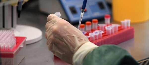 Работа вирусологической лаборатории, где производится анализ на новую коронавирусную инфекцию - Sputnik Узбекистан