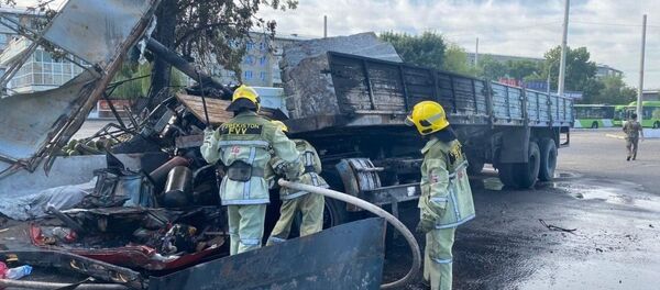 Страшное ДТП в Ташкенте унесло жизни 2-х человек Страшное ДТП в Ташкенте унесло жизни 2-х человек - Sputnik Узбекистан