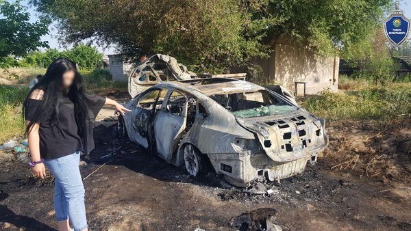 Огненная ревность: в Сырдарьинской области девушка подожгла авто своего парня - Sputnik Узбекистан