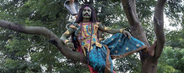 Работа индийского фотографа Santanu Dey Многоликий народ бухурупи, вошедшая в шорт-лист конкурса имени Андрея Стенина в категории Портрет. Герой нашего времени. Серия фотографий - Sputnik Узбекистан