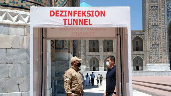 Во всех исторических объектах Самарканда установлены дезинфицирующие тунели. - Sputnik Узбекистан