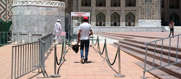 Во всех исторических объектах Самарканда установлены дезинфицирующие тунели. - Sputnik Узбекистан