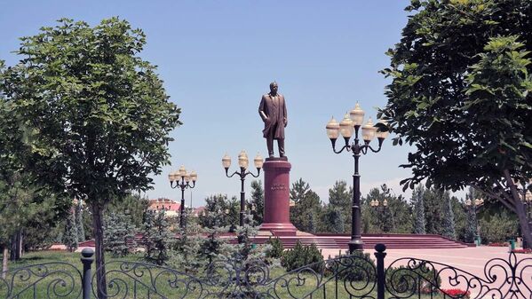 Памятник Каримову - Sputnik Узбекистан