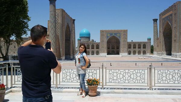 Как оживает туризм в Самарканде — видео из полупустого города  - Sputnik Узбекистан
