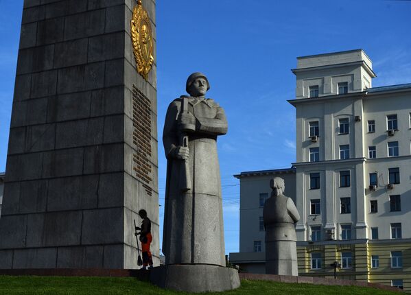 Obelisk Moskva - Gorod-Geroy na ploshadi Dorogomilovskaya zastava v Moskve - Sputnik O‘zbekiston