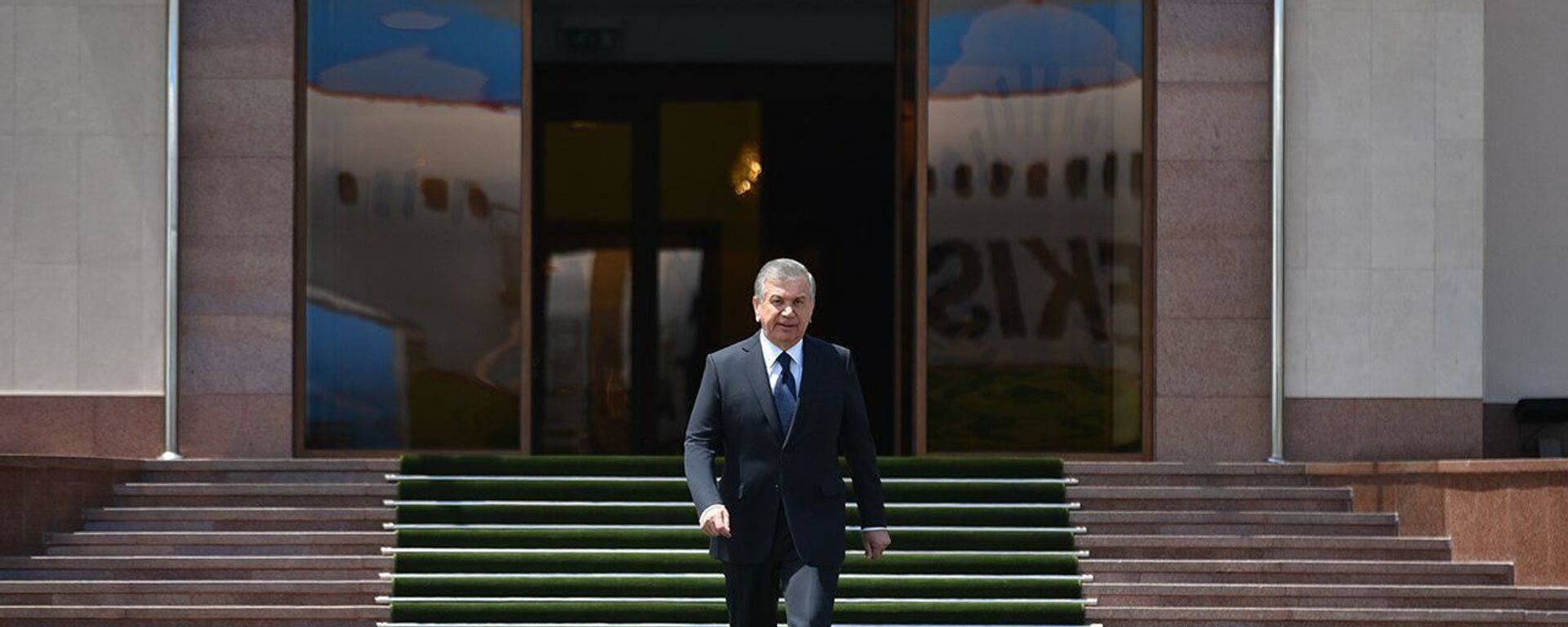 Президент Узбекистана Шавкат Мирзиёев отбыл в Москву с рабочим визитом - Sputnik Ўзбекистон, 1920, 31.05.2021