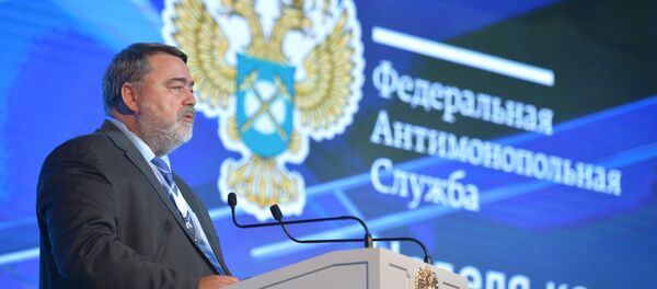 Анти-монополия қўмитаси раҳбари Игорь Артемьев, Россия рақобат ҳафтаси анжуманида - Sputnik Ўзбекистон