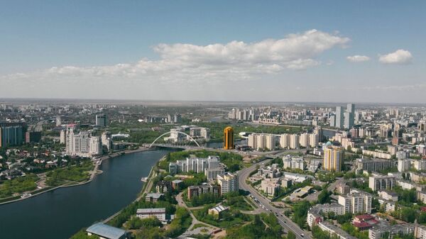 Виды города Нур-Султан. С высоты хорошо видны правый и левый берег столицы. - Sputnik Узбекистан