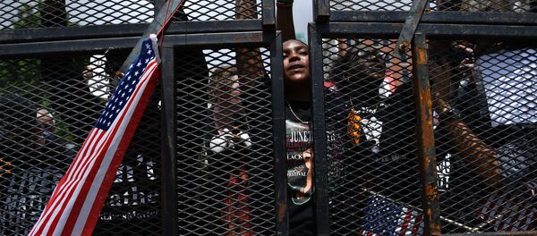 Участники протестов в Талсе, Оклахома  - Sputnik Узбекистан