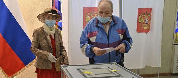 Россия Конституциясига тузатишлар: собиқ СССР давлатларида овоз бериш жараёни қандай ўтди Россия Конституциясига тузатишлар: собиқ СССР давлатларида овоз бериш жараёни қандай ўтди - Sputnik Ўзбекистон