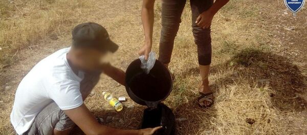 Двое задержаны при приготовлении наркотическо средства - Sputnik Ўзбекистон