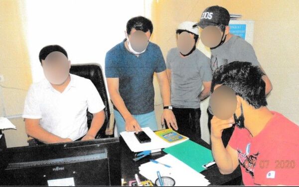19-летний хакер создал программу, требующую деньги за разблокировку телефона - Sputnik Узбекистан
