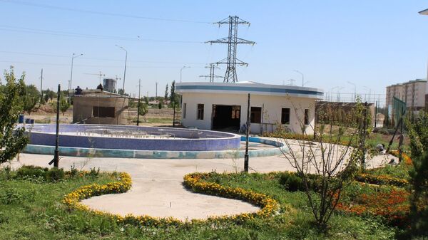 В Карши достраивают аллею с фонтаном и стадион  - Sputnik Узбекистан