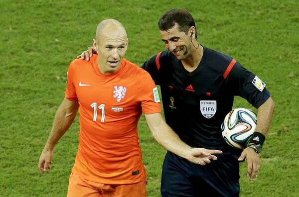 Рефери Равшан Ирматов из Узбекистана - Sputnik Узбекистан