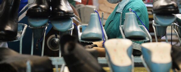 Пойабзал ишлаб чиқариш Пойабзал ишлаб чиқариш - Sputnik Ўзбекистон