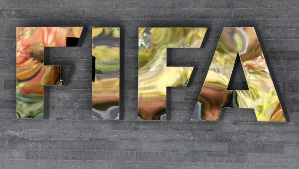 Логотип FIFA на стене в штаб-квартире - Sputnik Ўзбекистон