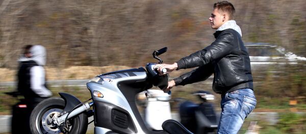 Водители мопедов и скутеров Приморского края закрыли мотосезон - Sputnik Узбекистан