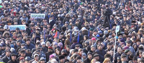 Митинги за и против кандидатуры премьера состоялись в Кишиневе Митинги за и против кандидатуры премьера состоялись в Кишиневе - Sputnik Узбекистан