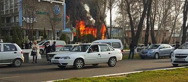 Пожар в здании Госкомприроды - Sputnik Узбекистан