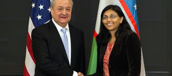 Абдулазиз Камилов и Ниша Бисвал Абдулазиз Камилов и Ниша Бисвал - Sputnik Узбекистан