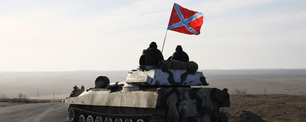 Отвод колонны тяжелой военной техники ДНР из Донецкой области Отвод колонны тяжелой военной техники ДНР из Донецкой области - Sputnik Ўзбекистон