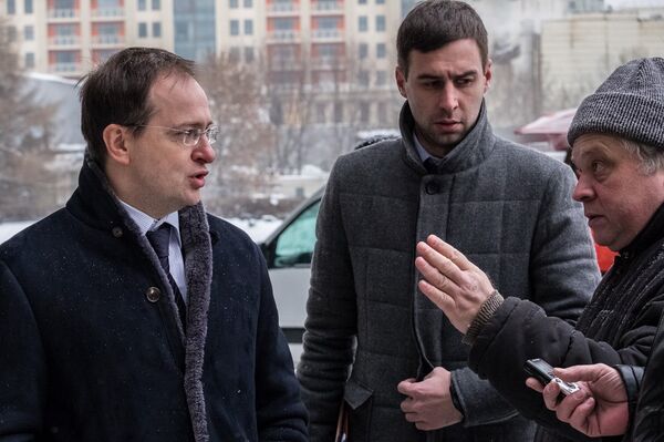 Министр культуры РФ Владимир Мединский на выставке Валентина Серова в филиале Третьяковской галереи Министр культуры РФ Владимир Мединский на выставке Валентина Серова в филиале Третьяковской галереи - Sputnik Узбекистан