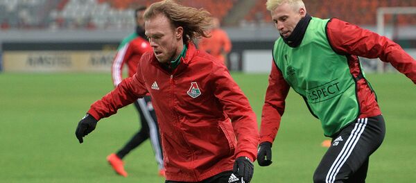 Футболист Виталий Денисов Футболист Виталий Денисов - Sputnik Узбекистан