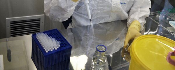 Сотрудница лаборатории эпидемиологии и микробиологии Сотрудница лаборатории эпидемиологии и микробиологии - Sputnik Ўзбекистон