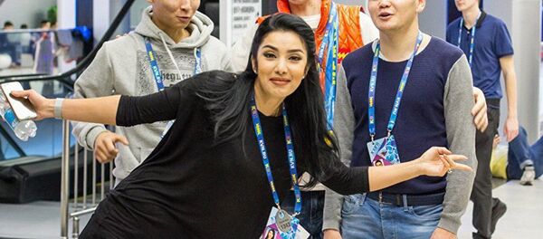 Ситора Фармонова Қирғизистоннинг Азия MIX жамоаси ўйинчилари билан Ситора Фармонова Қирғизистоннинг Азия MIX жамоаси ўйинчилари билан - Sputnik Узбекистан