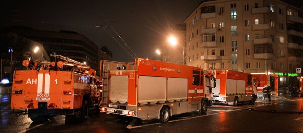 Пожар на швейном предприятии на востоке Москвы Пожар на швейном предприятии на востоке Москвы - Sputnik Узбекистан